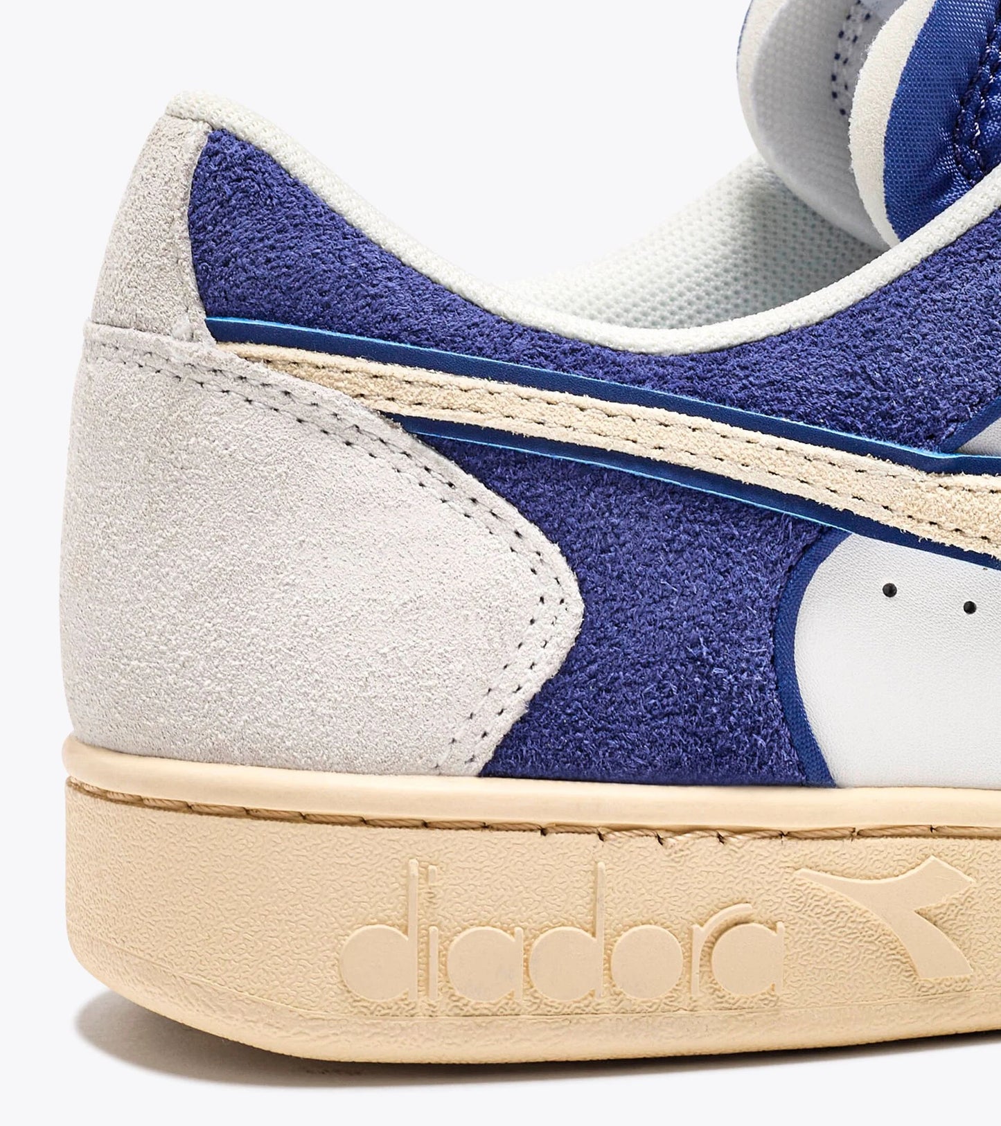 DIADORA | SNEAKERS HOMBRE | MAGIC BASKET LOW SUEDE LEATHER WHITE & BLUE EYES | BLANCO