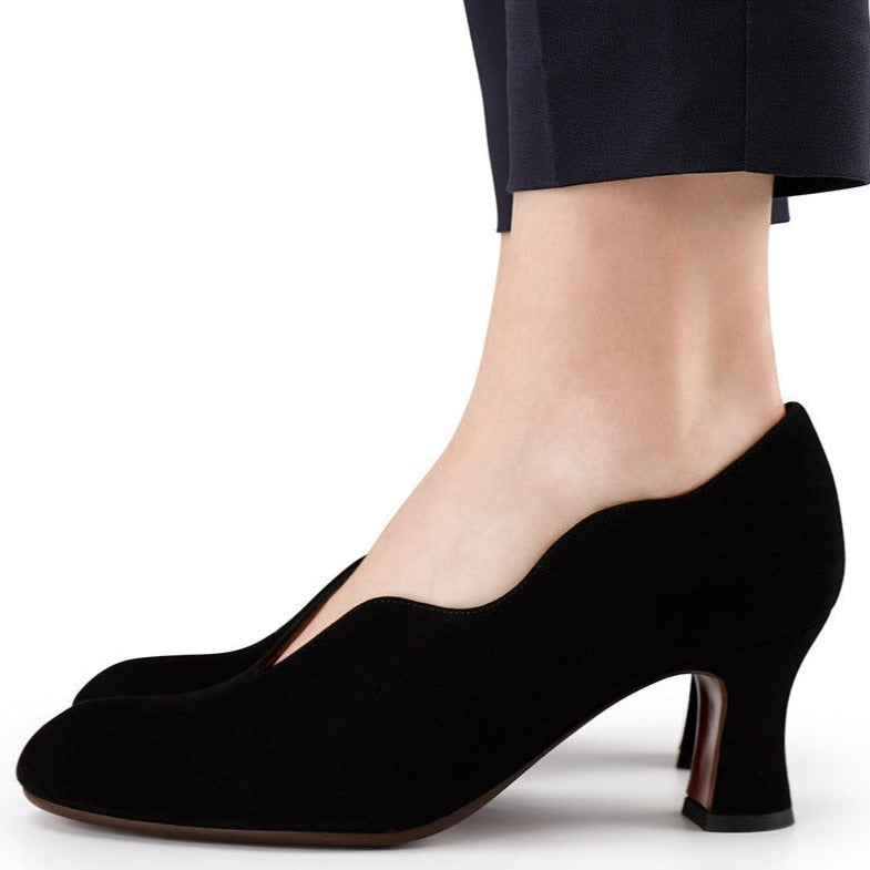 Zapatos De Tacón De La Marca Chie Mihara Para Mujer Modelo ArocalEn Color Negro